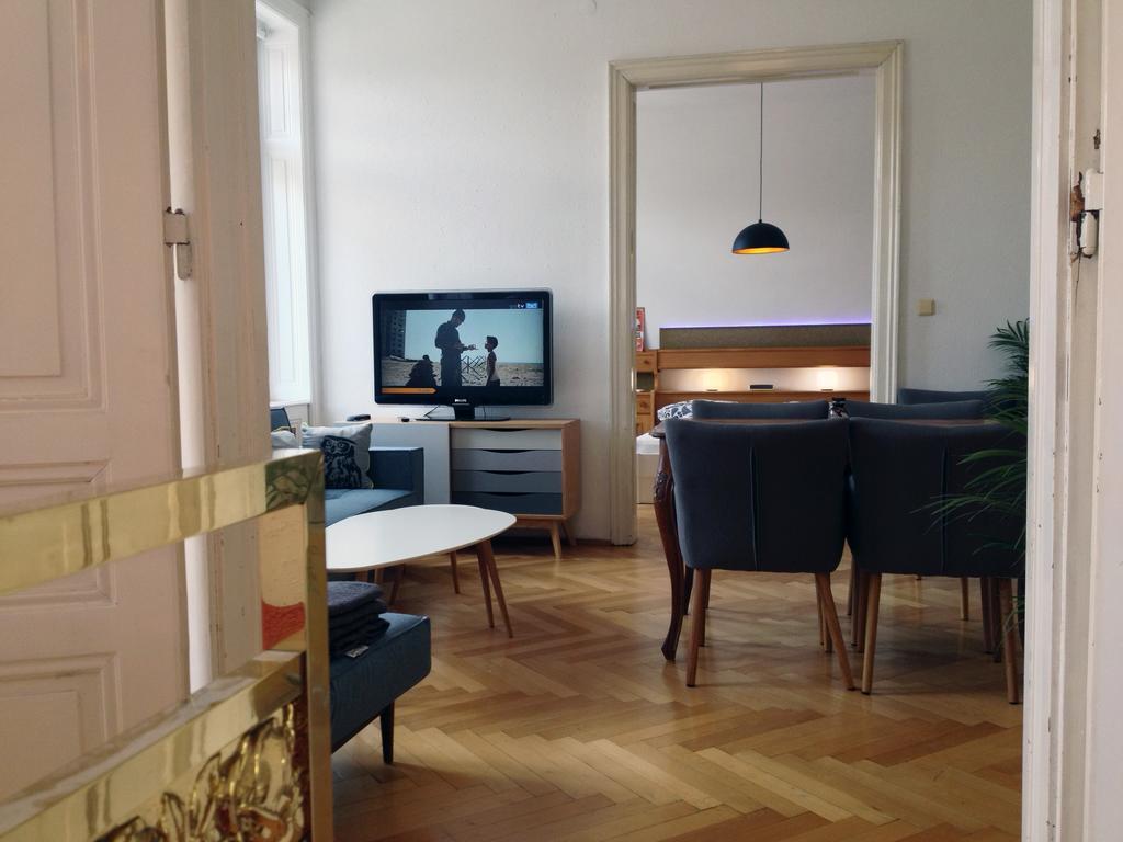 Big Vintage Style Flat Near Schönbrunn Lägenhet Wien Exteriör bild
